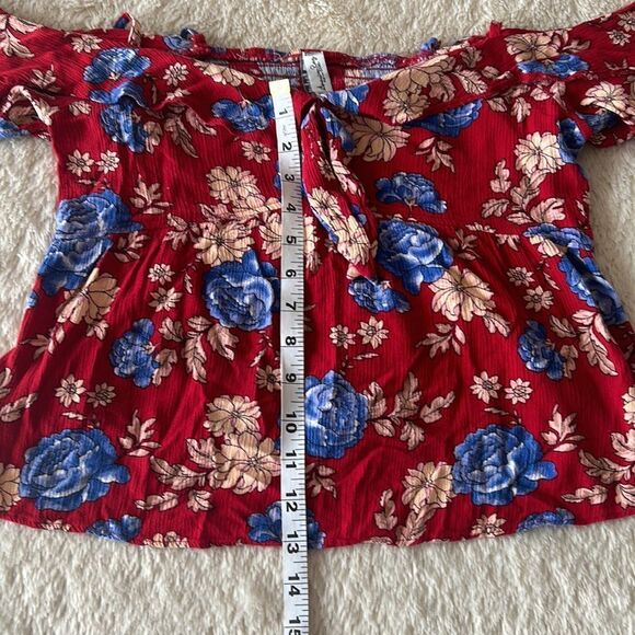 American Rag red floral off shoulder ruffle top size small - Picture 15 of 16